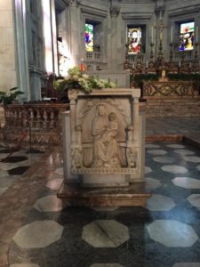 Cattedrale: Ambone Vergine col Bambino